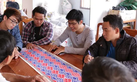 Bảo tồn hoa văn thổ cẩm, chàng trai đến từ Lâm Đồng diện kiến cựu tổng thống Obama